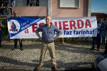 Deputado gay que fugiu do Brasil recebido em Coimbra com ovos e protestos