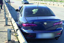 Airbag disparou com a violência do embate, no camião e nos rails 