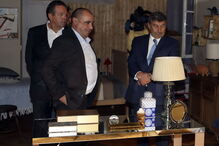 Presidente da Cofina, Administrador e diretor geral do CM e da CMTV visitam os estúdios da SP Televisão onde decorrem as gravações da telenovela da CMTV 