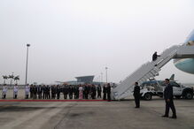 Trump abandona Hanói após cimeira falhada com Kim Jong-Un