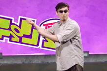 Homem explica como cortar os pulsos em vídeo metido dentro de desenhos animados infantis