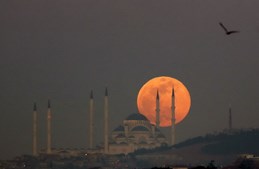 Superlua em Istambul, na Turquia