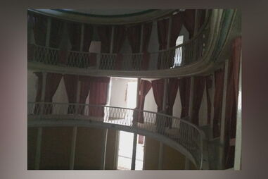 Teatro Portalegrense à venda na Internet