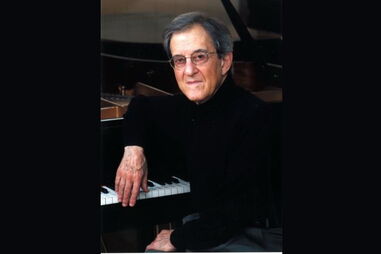 O pianaista Sequeira da Costa