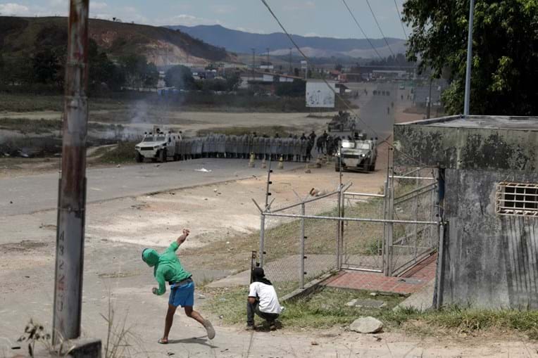 Exército envia mais 223 militares para a fronteira com a Venezuela