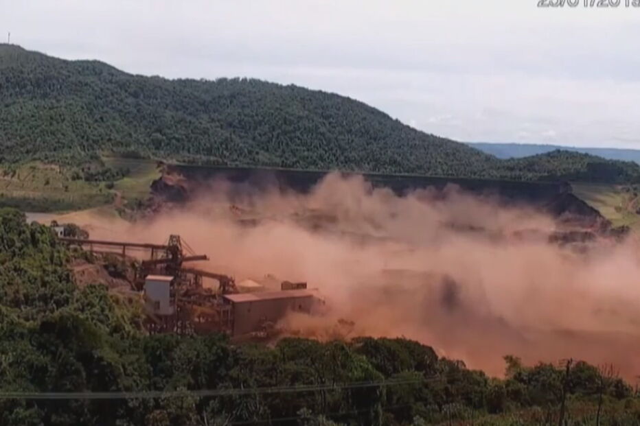 Novo vídeo mostra o momento exacto em que a barragem de Brumadinho colapsa