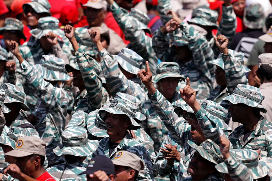 Ruas da Venezuela enchem-se de manifestantes pró e contra Maduro