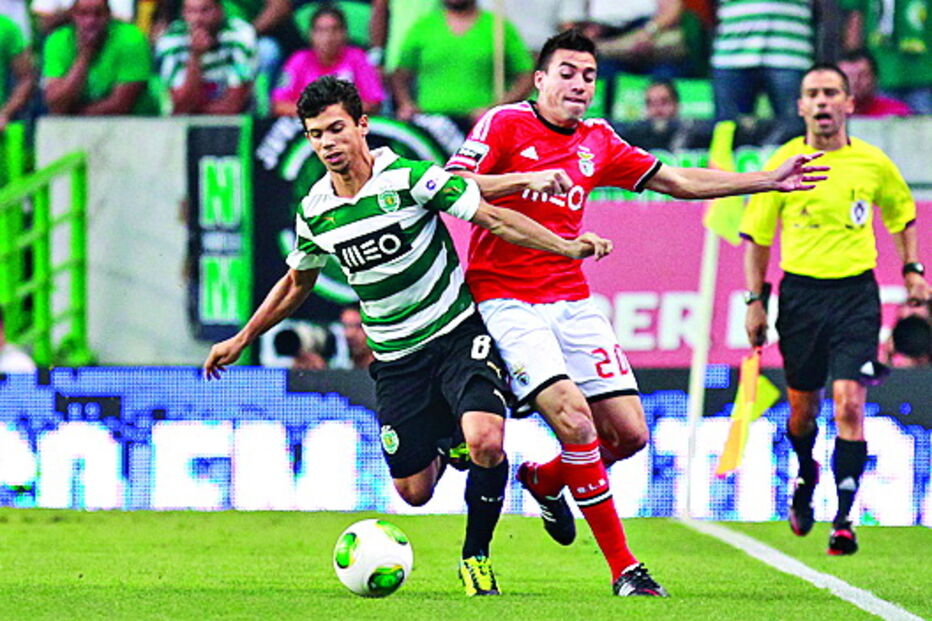 2013/14 Sporting-Benfica 1-1 |  Igualdade num dérbi tão equilibrado como  este lance entre André Martins e Gaitán