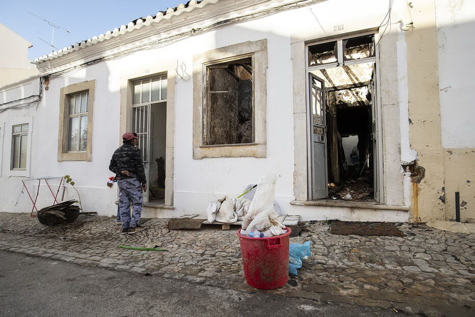 Incêndio deixa sete desalojados em Faro