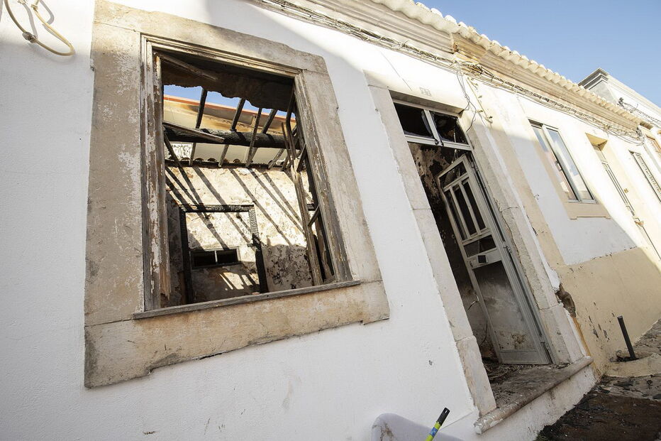 Incêndio deixa sete desalojados em Faro