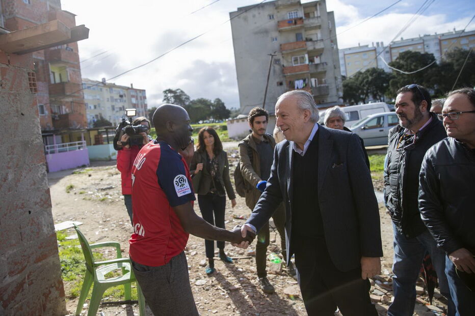 Visita de Santana Lopes ao bairro da Jamaica