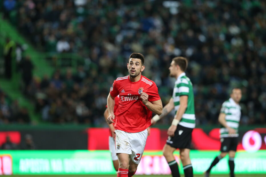 Pizzi festeja o quarto golo do Benfica em Alvalade