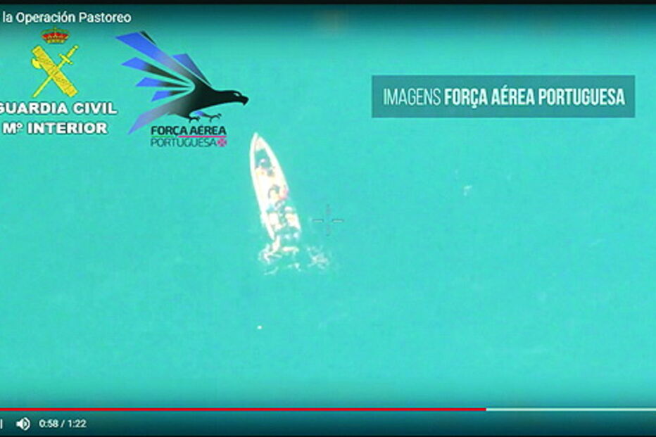 Lancha foi seguida pela Força Aérea