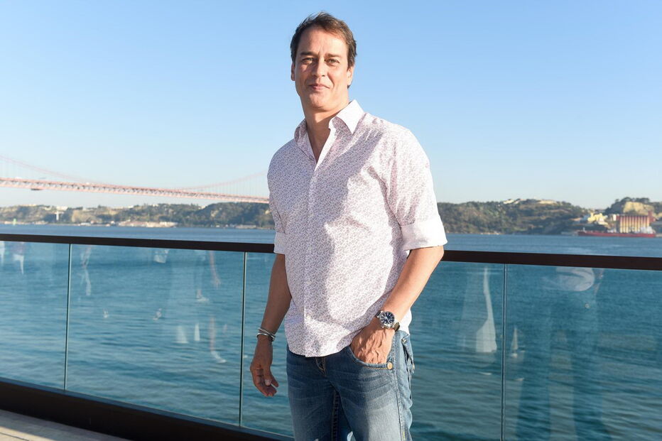 Ator brasileiro mudou-se para Portugal com a mulher, Carolina Villar  