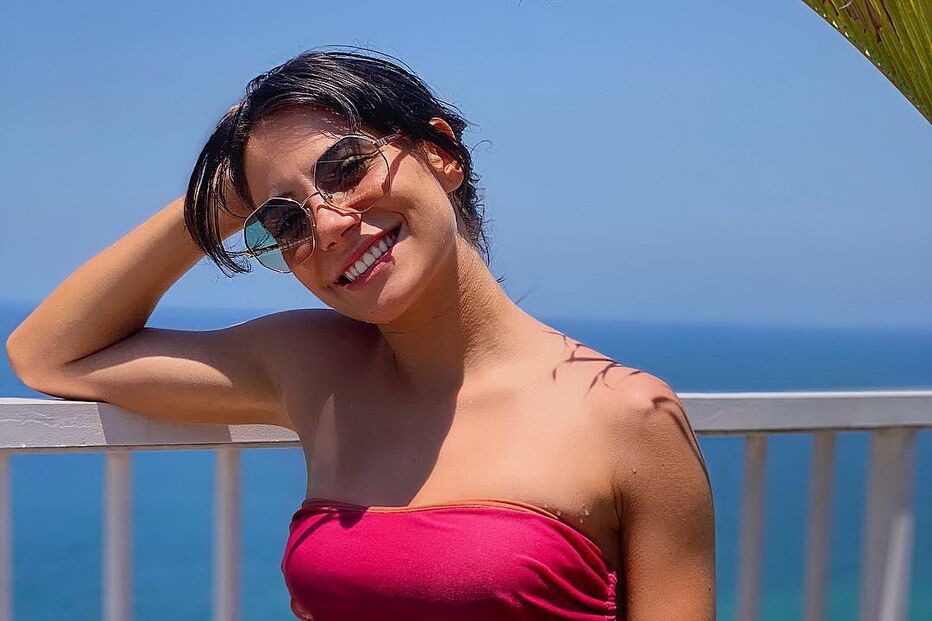 Carolina Carvalho de férias no Brasil