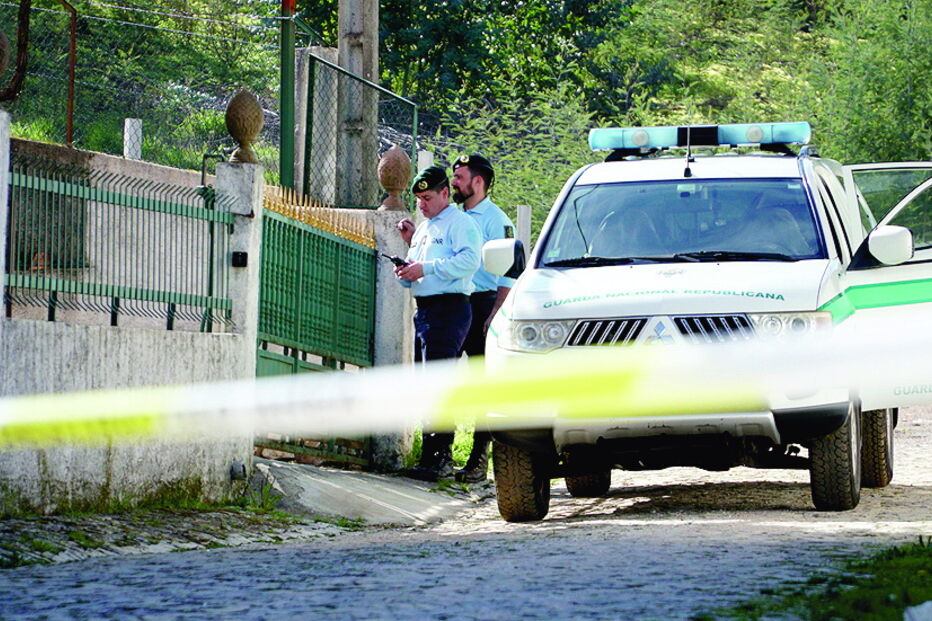 Militares da GNR no local onde o corpo de Pedro Henriques foi encontrado, em Castanheira de Pera