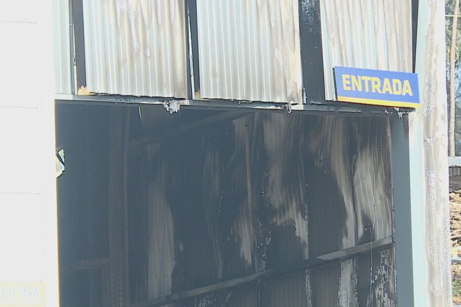 Incêndio em oficina danifica 17 carros em Vila Verde