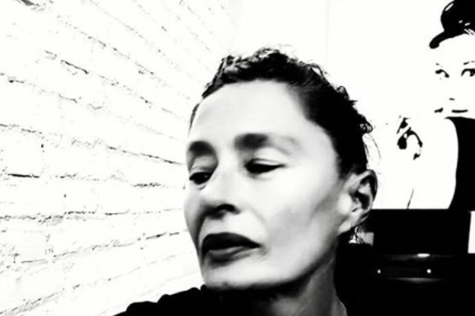 Famosa modelo vive sem-abrigo nas ruas de Barcelona