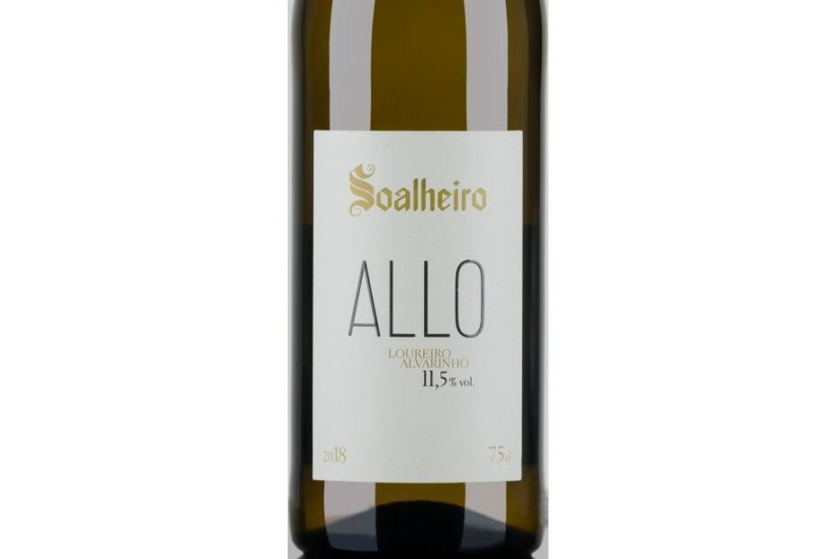 Vinho verde jovial e com pouco álcool