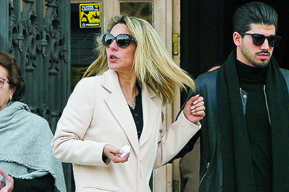 Paula Marcelo, a atriz, que é viúva de Camilo de Oliveira, é uma amiga próxima da família 