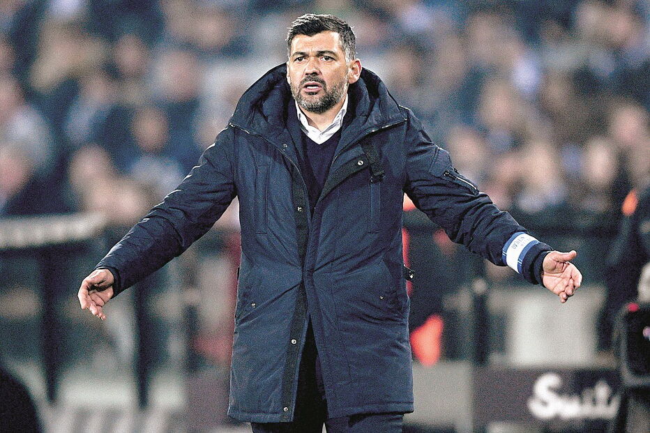 Sérgio Conceição diz ter ficado com azia porque tinha cinco ponto de avanço sobre o Benfica e agora apenas tem três 
