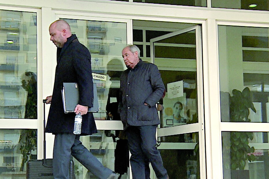 Luís Paradinha (à direita), antigo diretor comercial da MAN Portugal, foi ouvido no Tribunal de Braga  