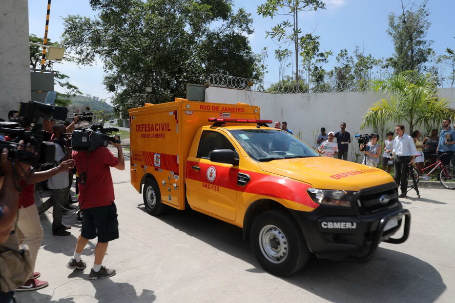Incêndio em centro de treinos de Flamengo mata seis jogadores e quatro funcionários