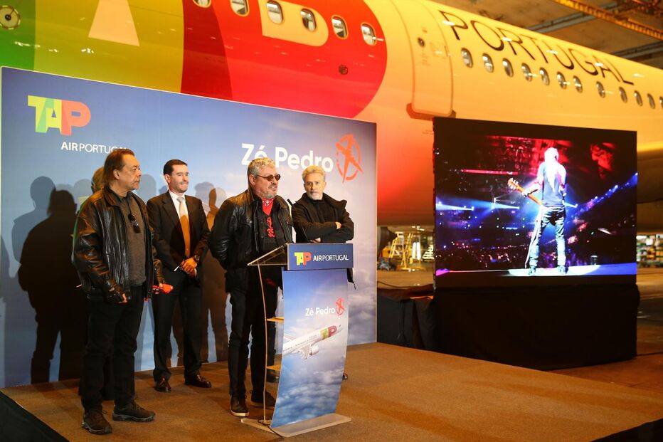 Zé Pedro dá nome a avião da TAP