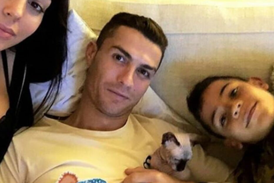 Cristiano e Georgina com o gato Pepe