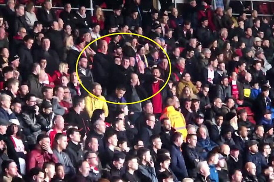 Adepto do Southampton imita avião em referência à more de Emiliano Sala