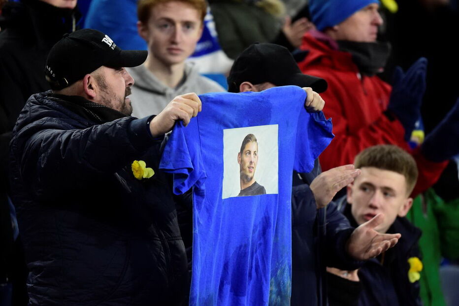 Homenagem a Emiliano Sala no primeiro jogo do Cardiff após a sua morte