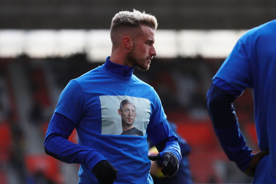 Homenagem a Emiliano Sala no primeiro jogo do Cardiff após a sua morte
