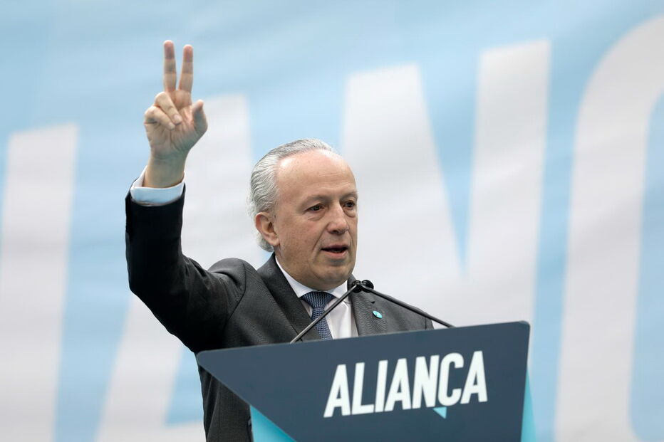 Santana Lopes no congresso do partido Aliança