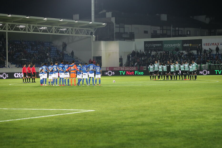 Feirense e Sporting cumpriram minuto de silêncio