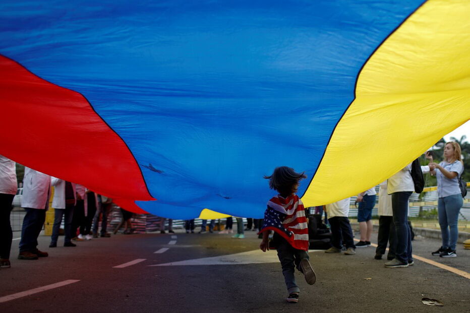 Pais emigraram e deixaram os filhos na rua. Os casos dramáticos na Venezuela