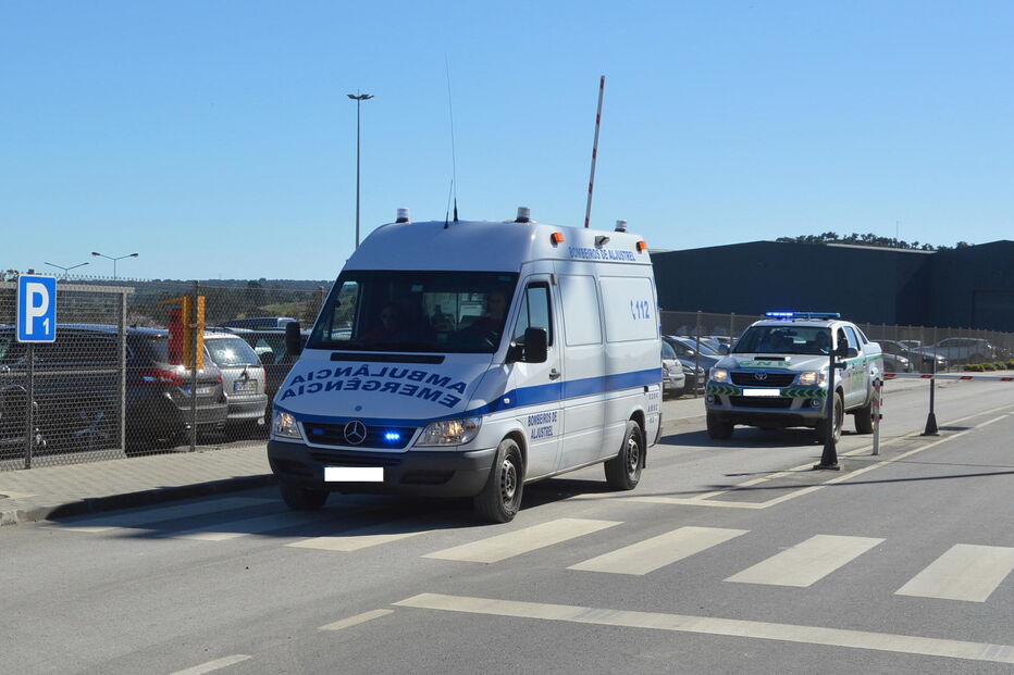 Ambulância transportou o ferido grave