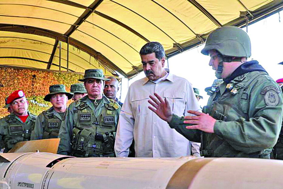 Maduro visitou o local onde decorrem as maiores manobras militares do país  