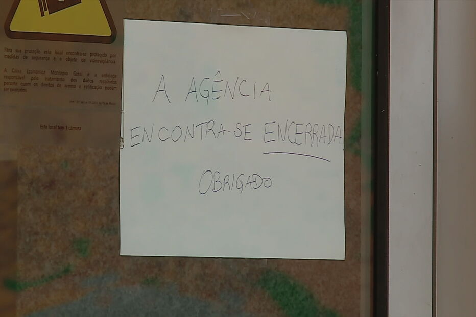 Homem ameaça funcionários com faca e assalta farmácia e banco em Setúbal  