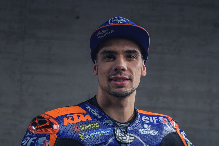 Miguel Oliveira 'veste' de azul e laranja na estreia em MotoGP