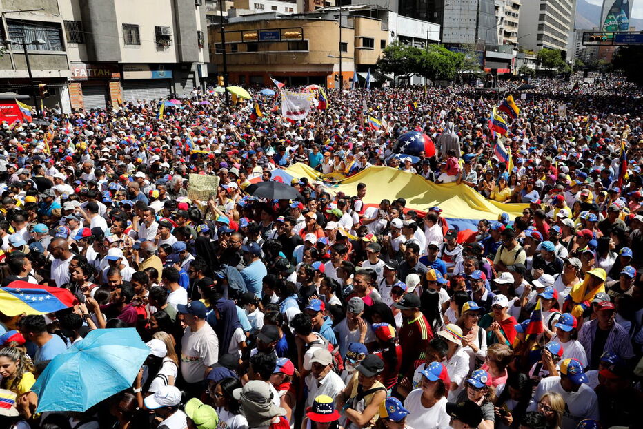 Marcha contra o governo de Nicolás Maduro marcada por alegria e esperança  
