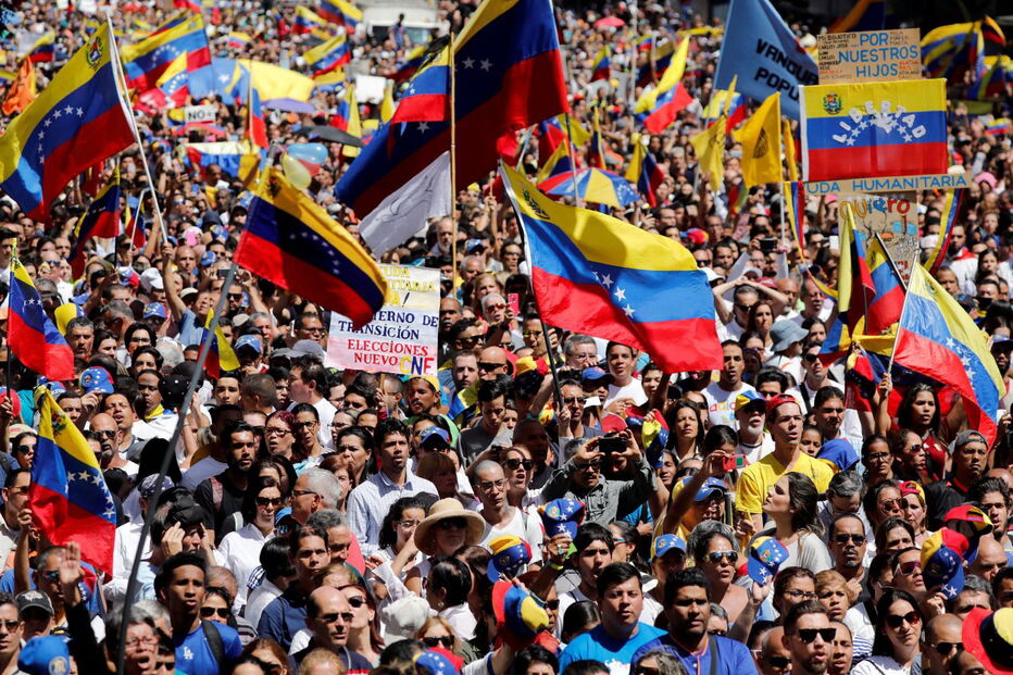 Marcha contra o governo de Nicolás Maduro marcada por alegria e esperança  
