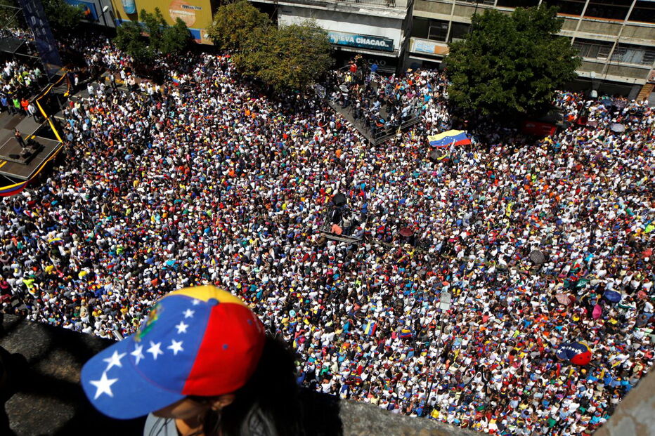 Marcha contra o governo de Nicolás Maduro marcada por alegria e esperança  