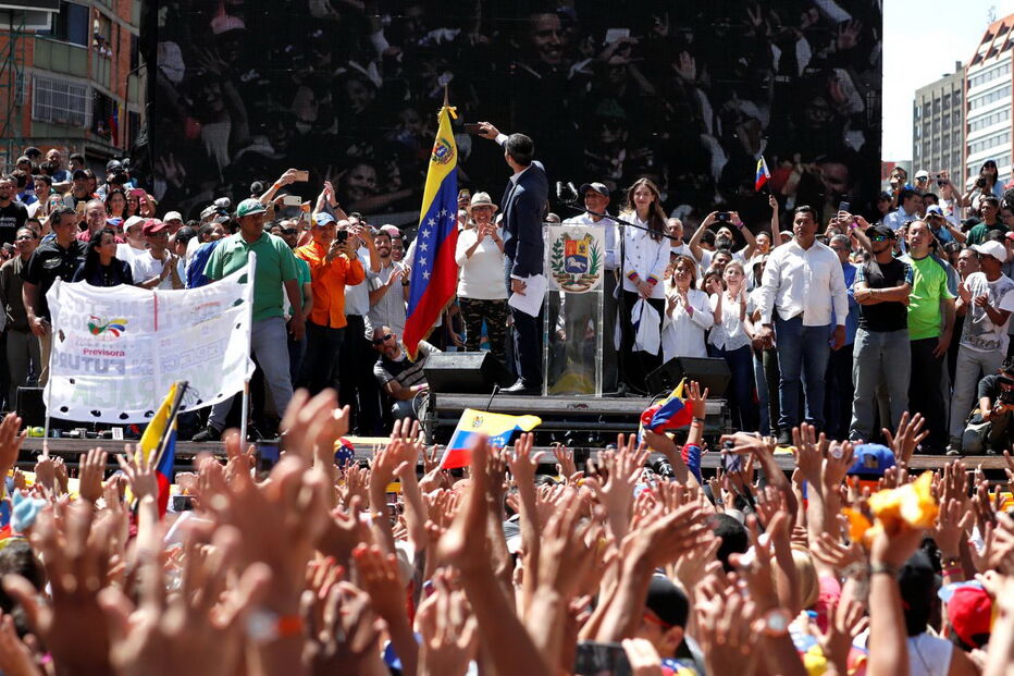 Marcha contra o governo de Nicolás Maduro marcada por alegria e esperança  