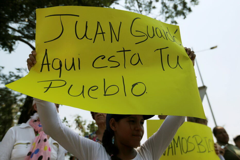 Marcha contra o governo de Nicolás Maduro marcada por alegria e esperança  