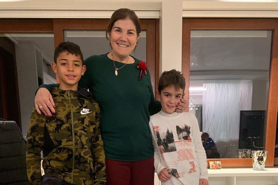 Dolores Aveiro com os netos