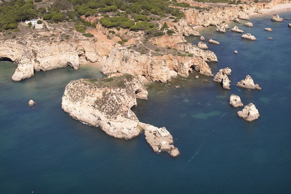 Três hotéis vão nascer entre o Vau e a Prainha em Portimão  