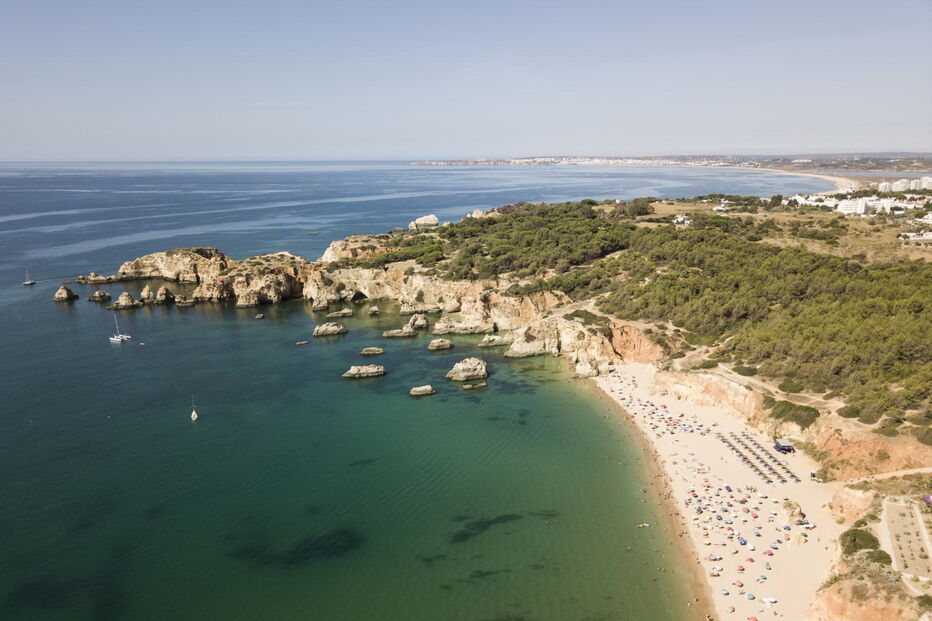 Três hotéis vão nascer entre o Vau e a Prainha em Portimão  