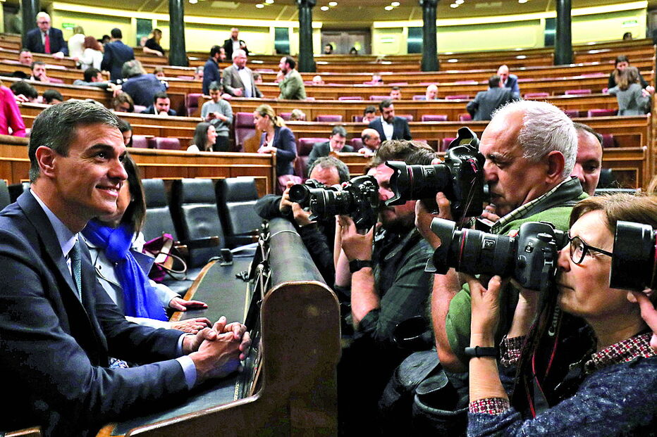 Recusa dos independentistas em apoiar o Orçamento do Estado precipitou o fim do governo de Pedro Sánchez ao fim de pouco mais de oito meses no poder 