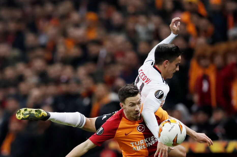 Gatasaray defronta Benfica numa partida a contar para os 16-avos-de-final da Liga Europa