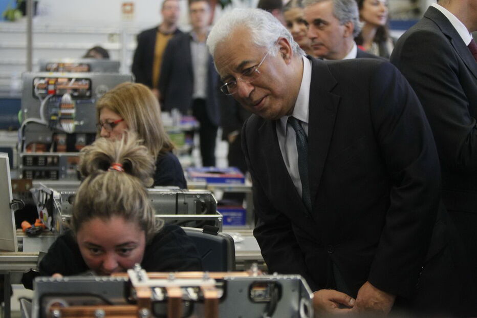 António Costa esteve na fábrica da Siemens em Corroios 